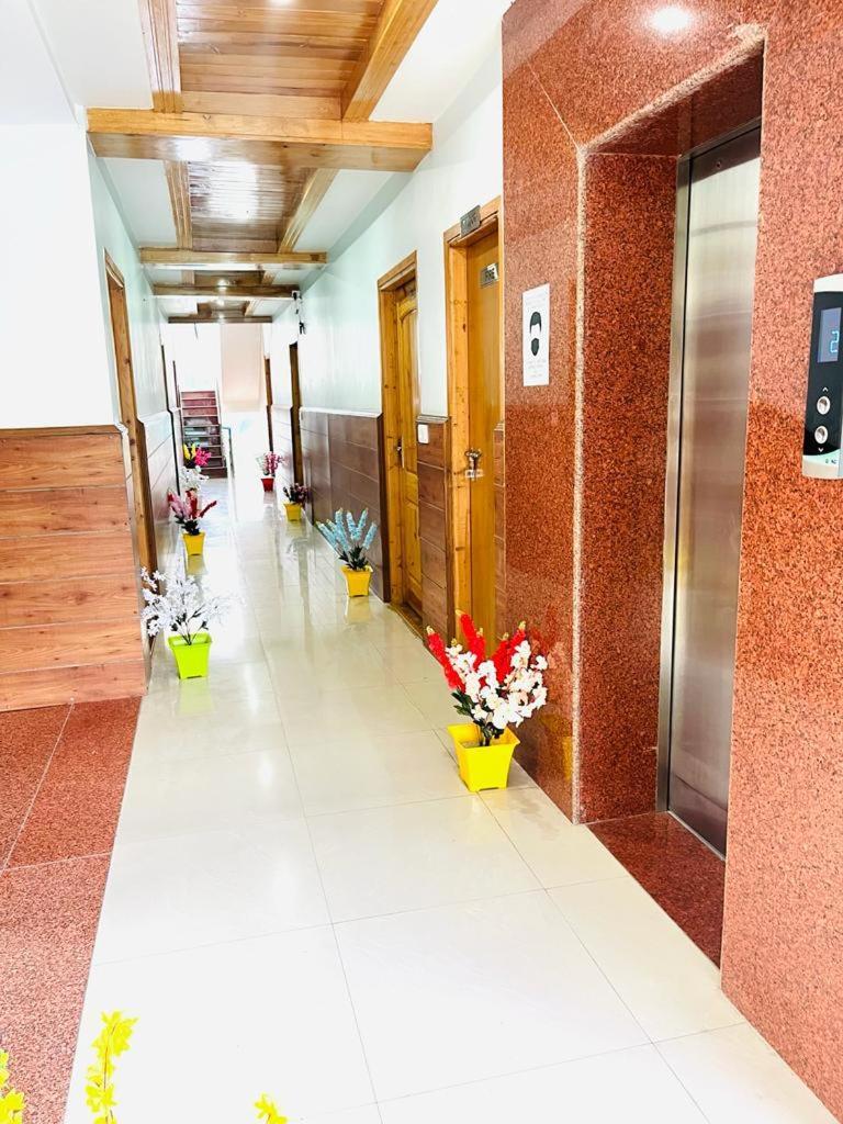 Tata Vista Resort Mall Road Manali - Centrally Heated & Air Cooled Exterior photo